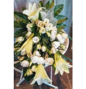 Valkoinen lilja ja eustoma kuva