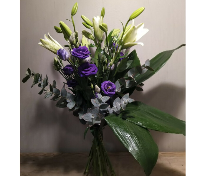 Lilja ja eustoma kuva