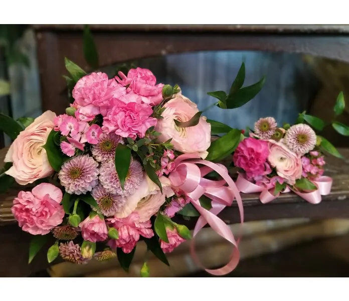 Hempeä äiti-lapsi-kimppu image