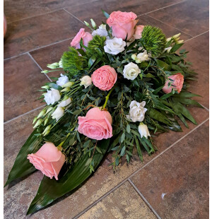 Ljusröd ros, eustoma och nejlika image