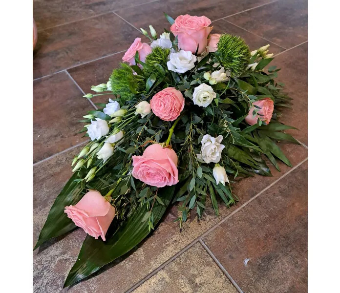 Vaaleanpunainen ruusu, eustoma ja neilikka image