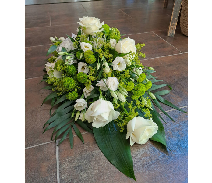 Valkoinen ruusu, eustoma ja krysanteemi image
