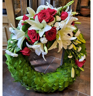 Krans lilja, ros och kvistnejlika image