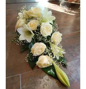 Valkoinen lilja, harso ja ruusu kuva