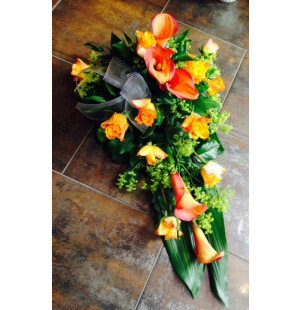 Oranssi ruusu ja oranssi calla  kuva