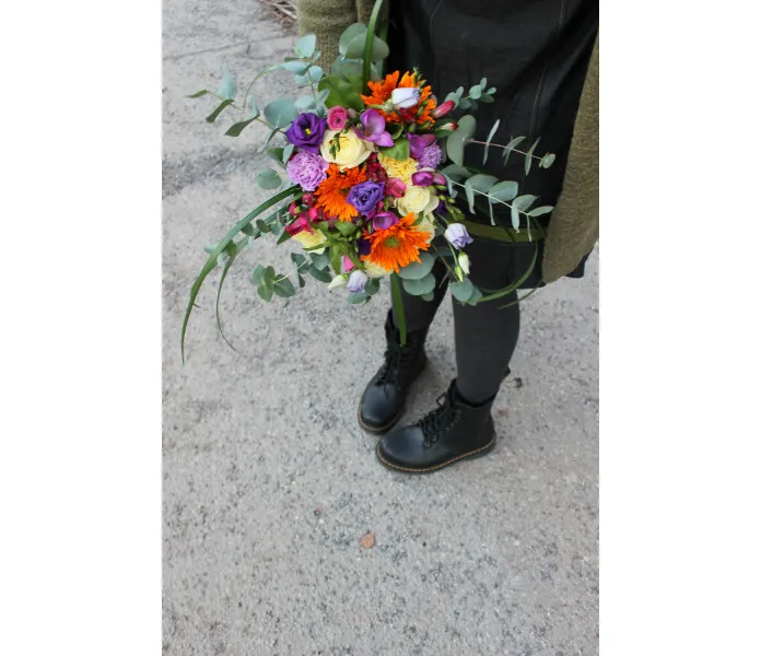 Monivärinen hääkimppu kuva