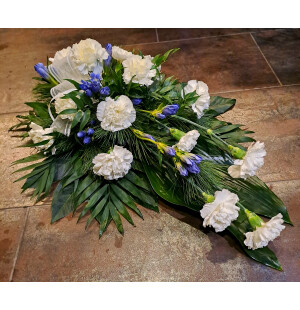 Blå gentiana och vit nejlika image