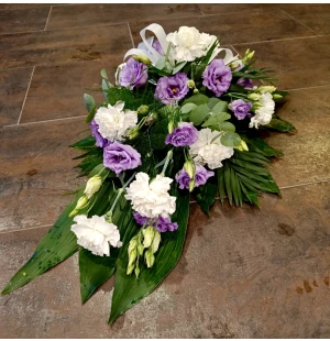 Neilikka ja laventeli eustoma kuva