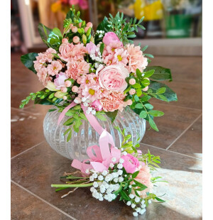 Äiti-lapsi-kimppu vaaleanpunainen kuva