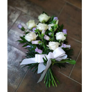 Begravningsbukett ros och campanula image